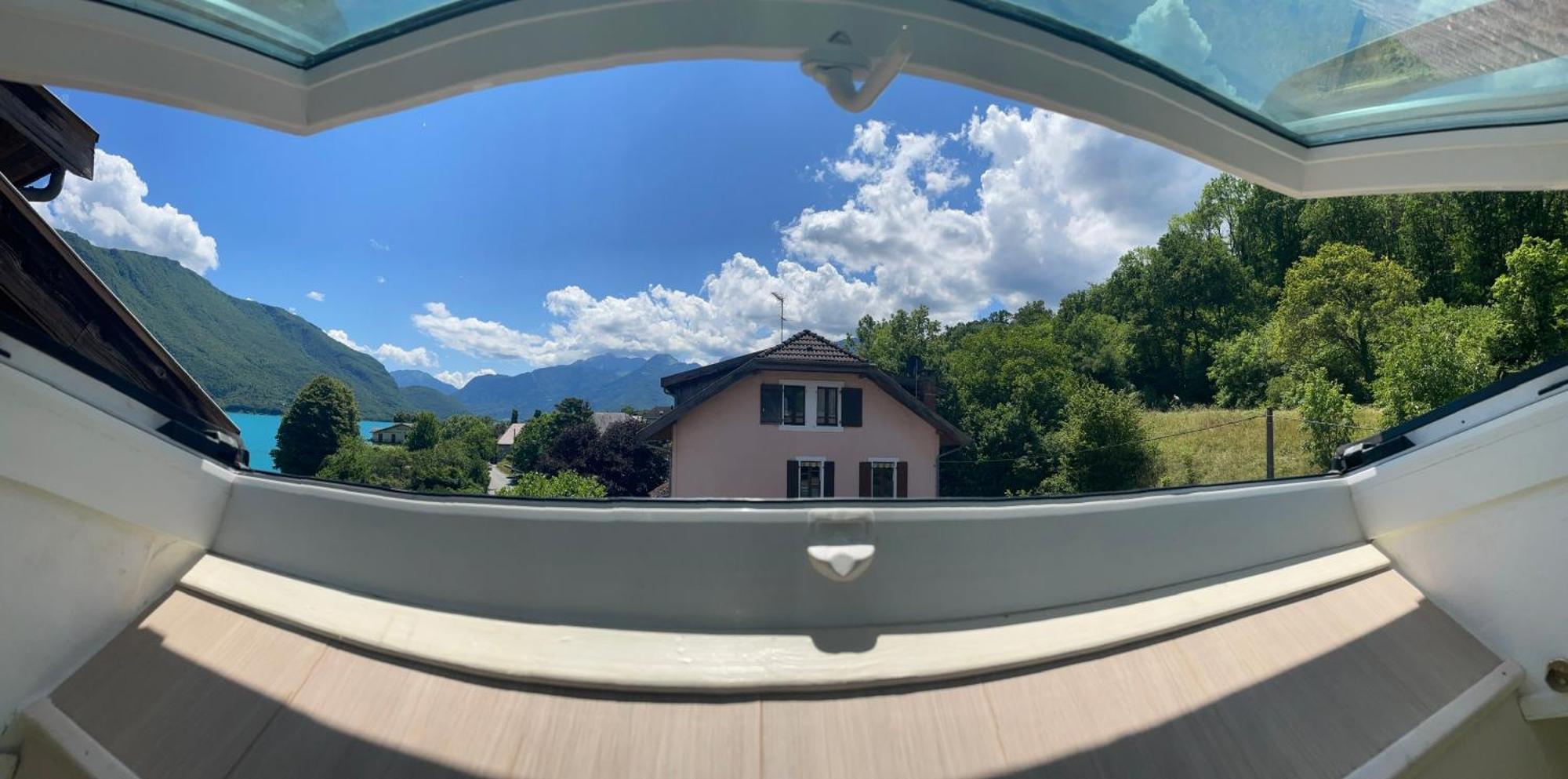 Rare 2 Bedroom With Private Beach On Lake Annecy ดูซาร์ ภายนอก รูปภาพ