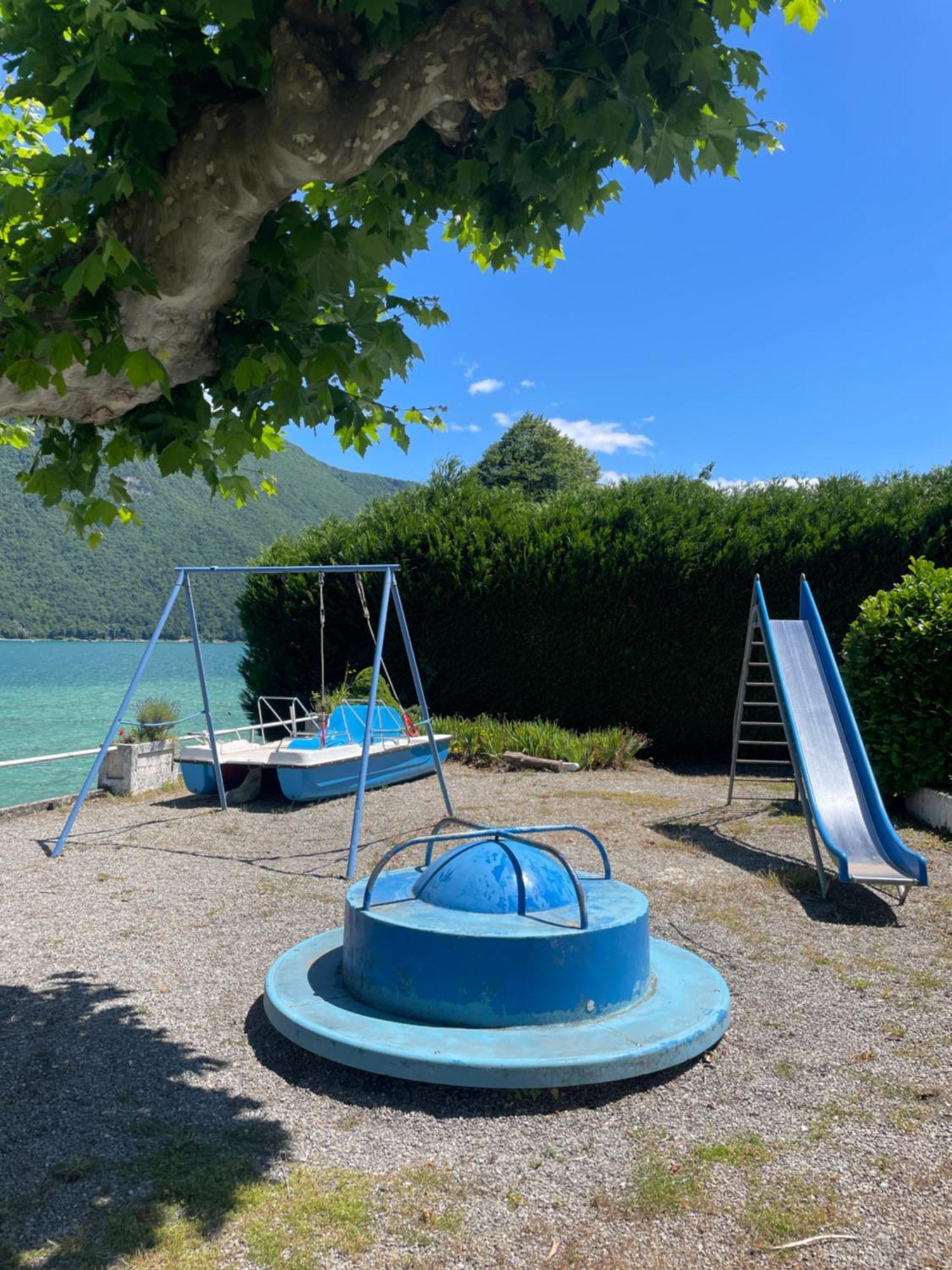 Rare 2 Bedroom With Private Beach On Lake Annecy ดูซาร์ ภายนอก รูปภาพ